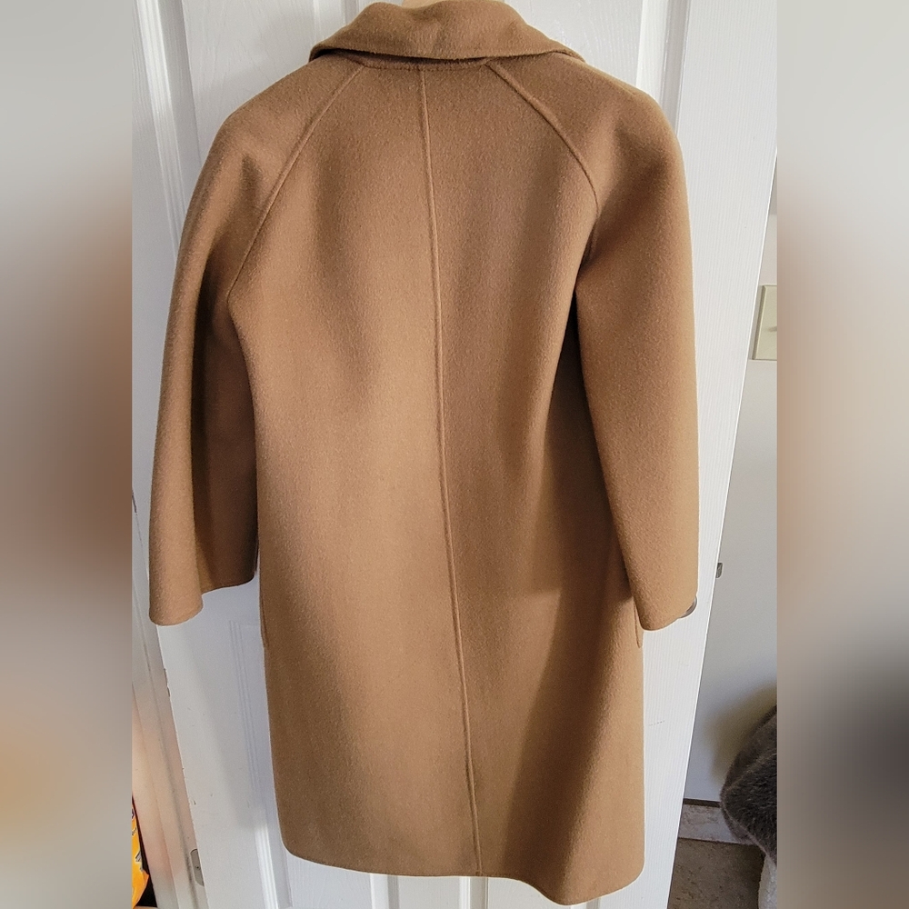 Elegant Tan Women's Coat - Picture 2 of 7
